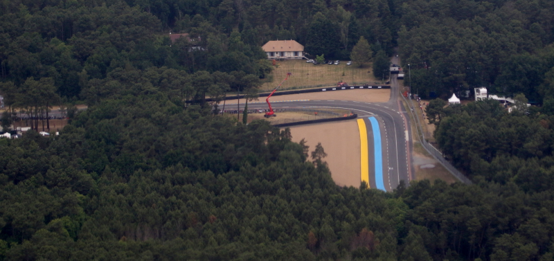 Illustration for article titled The 24 Hours Of Le Mans Is Unbelievable From The Air
